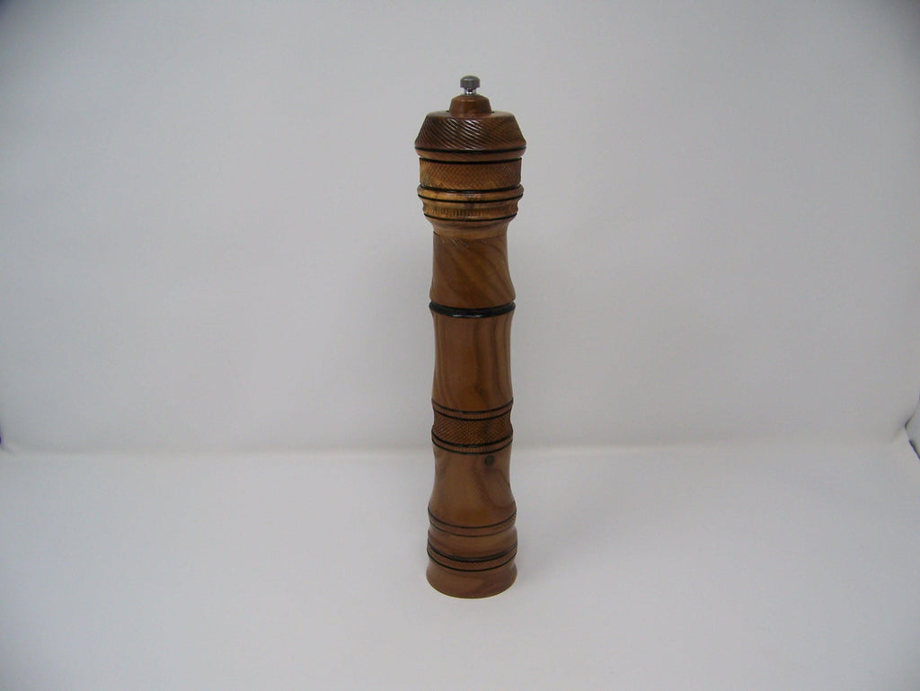 Pepper Grinder - Pro Grind - Ceramic Mechanism - Hardwood