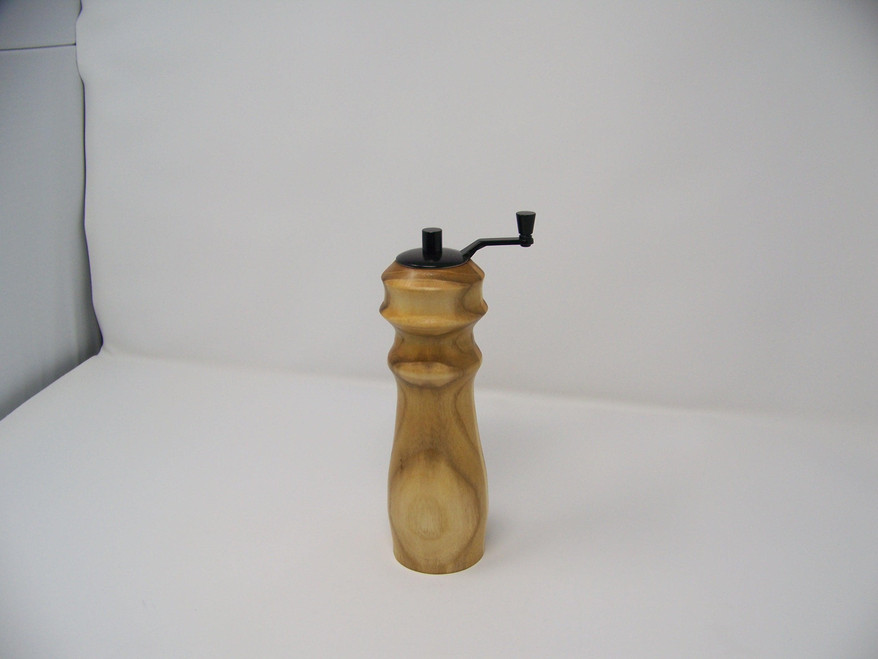 Pepper Grinder - Top Grinder - Ceramic mechanism - hardwoods