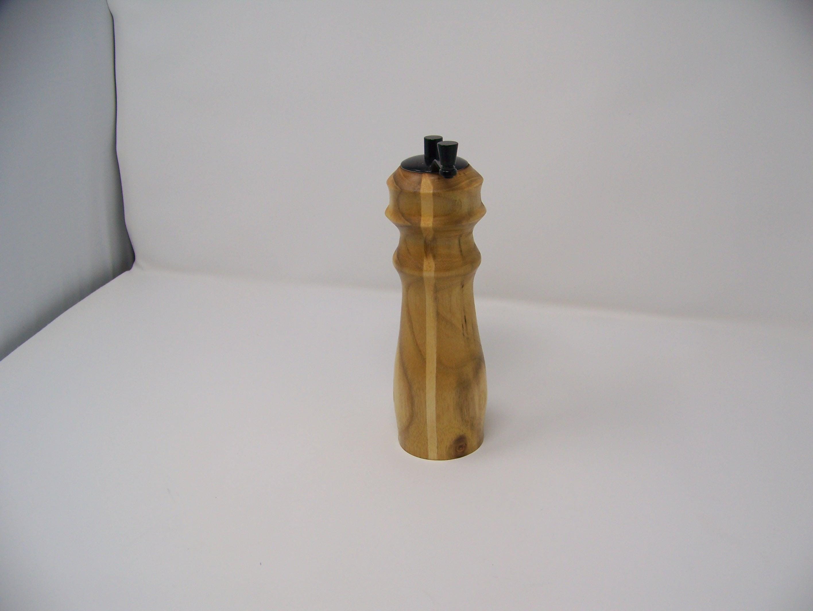 Pepper Grinder - Top Grinder - Ceramic mechanism - hardwoods