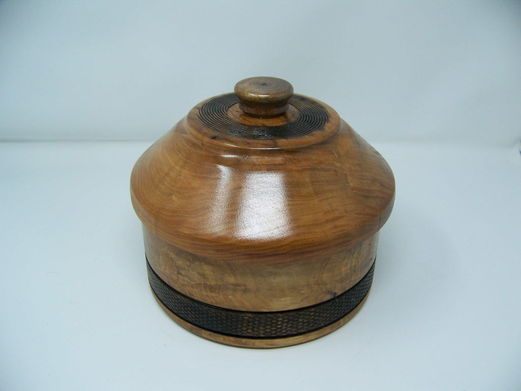 Maple - Canister - Bowl with lid - Detailing on Edge