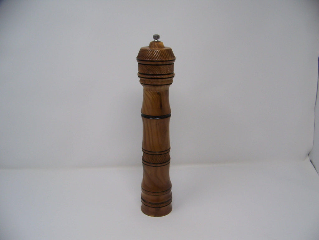 Pepper Grinder - Pro Grind - Ceramic Mechanism - Hardwood