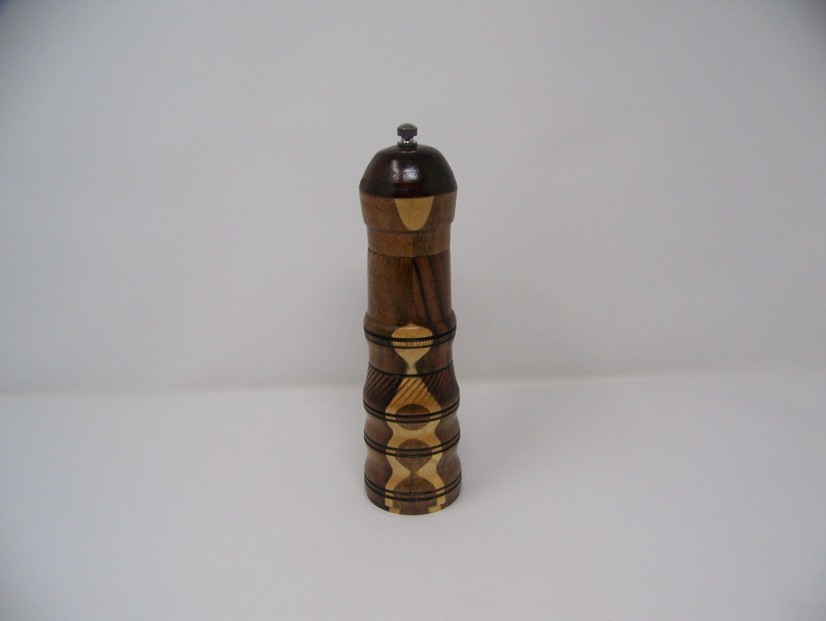 Pepper Grinder - Pro Grind - Ceramic Mechanism - Hardwood