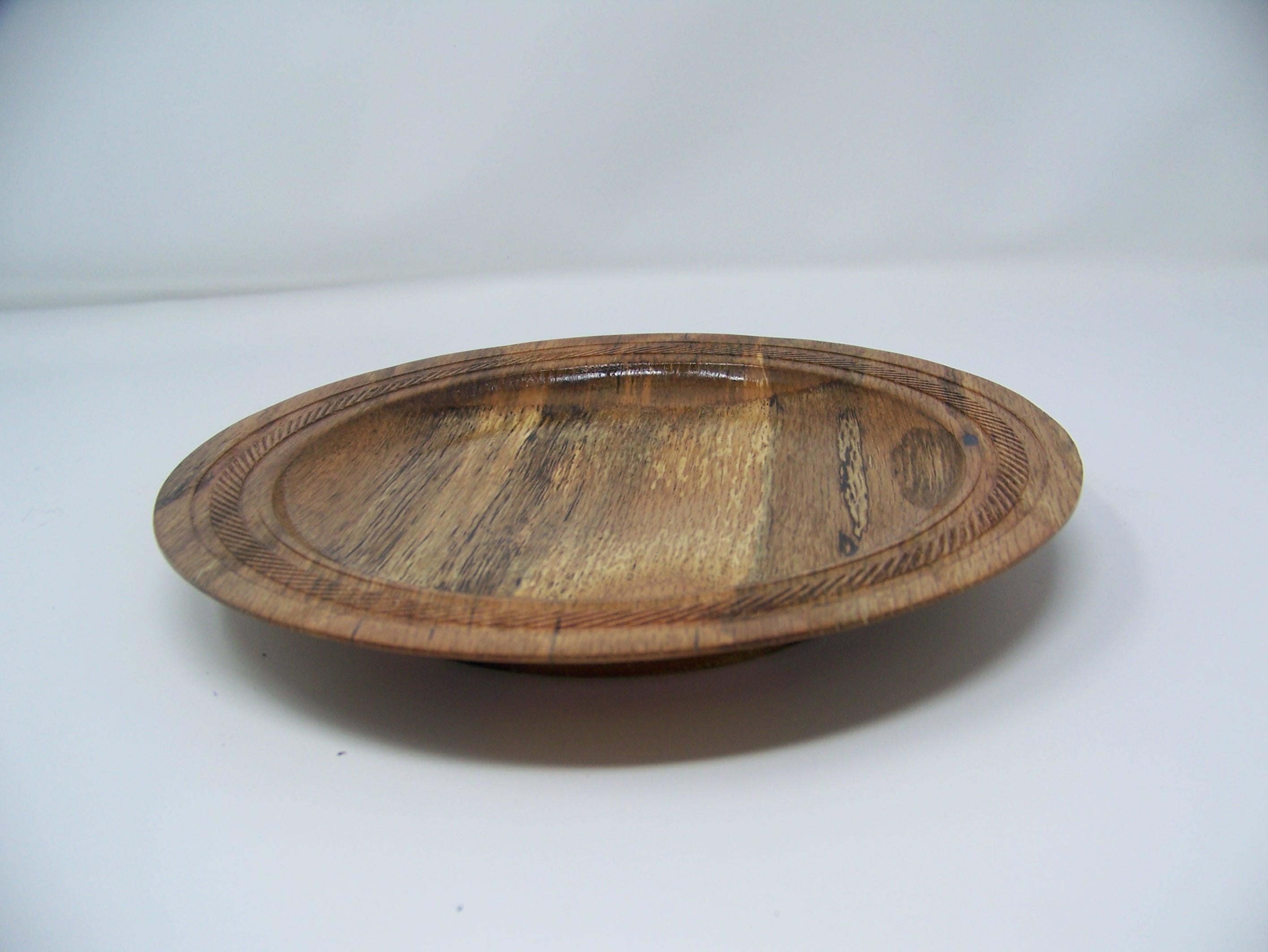 Oak Plate - lathe turned - food safe
