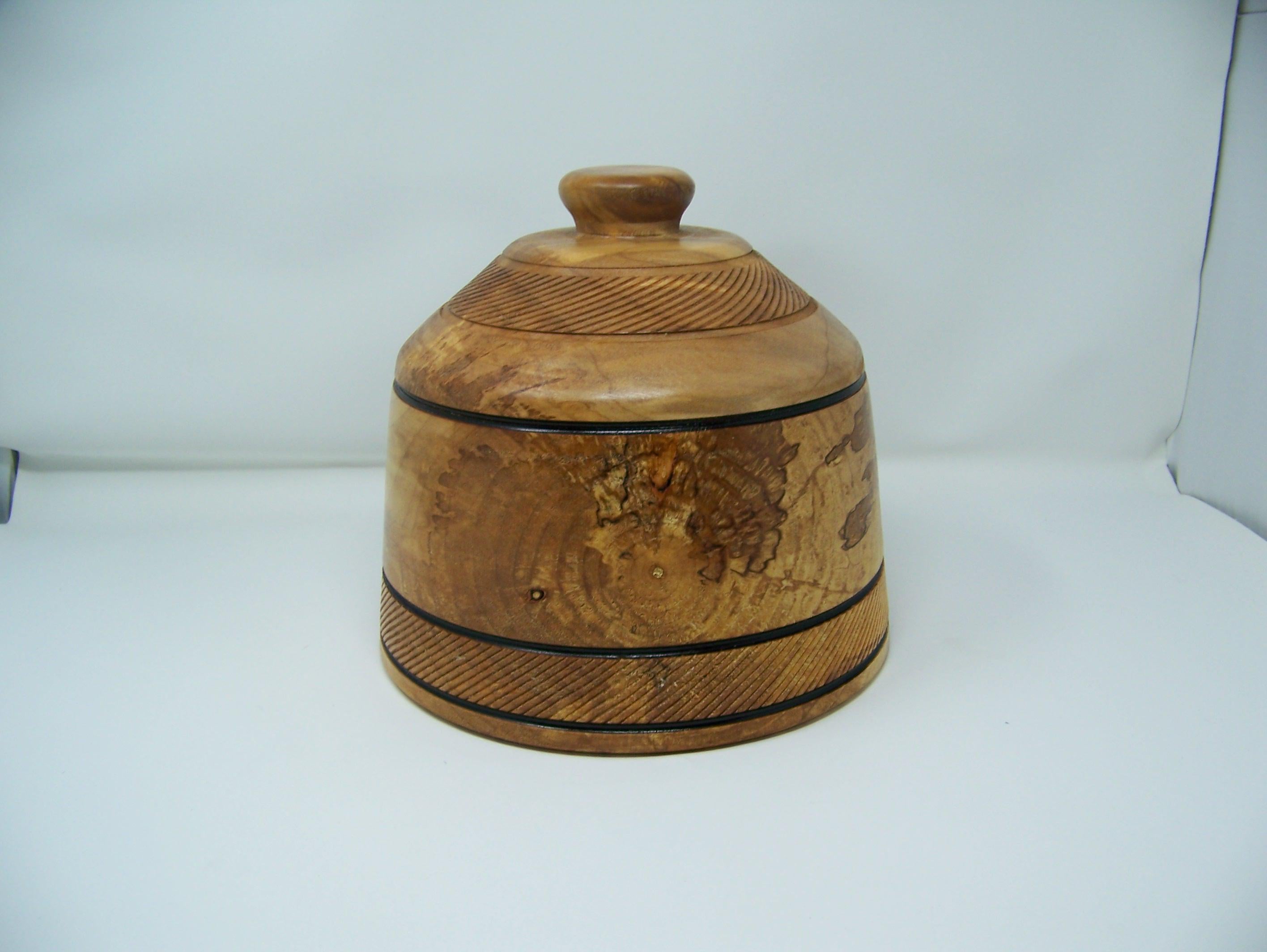 Maple Cookie Jar/Canister/Bowl with Lid - Lathe Turned - Detailing