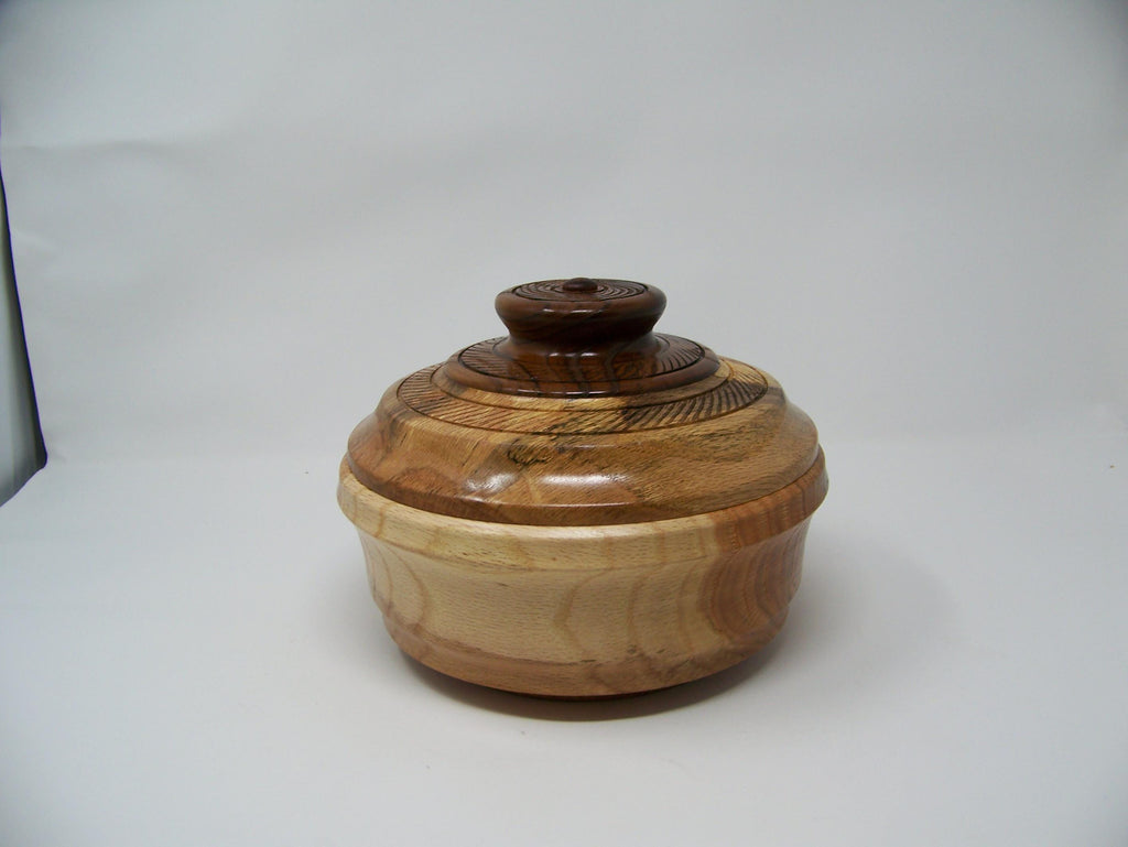 Oak - covered bowl/dish with lid - detailing - beautiful wood grain