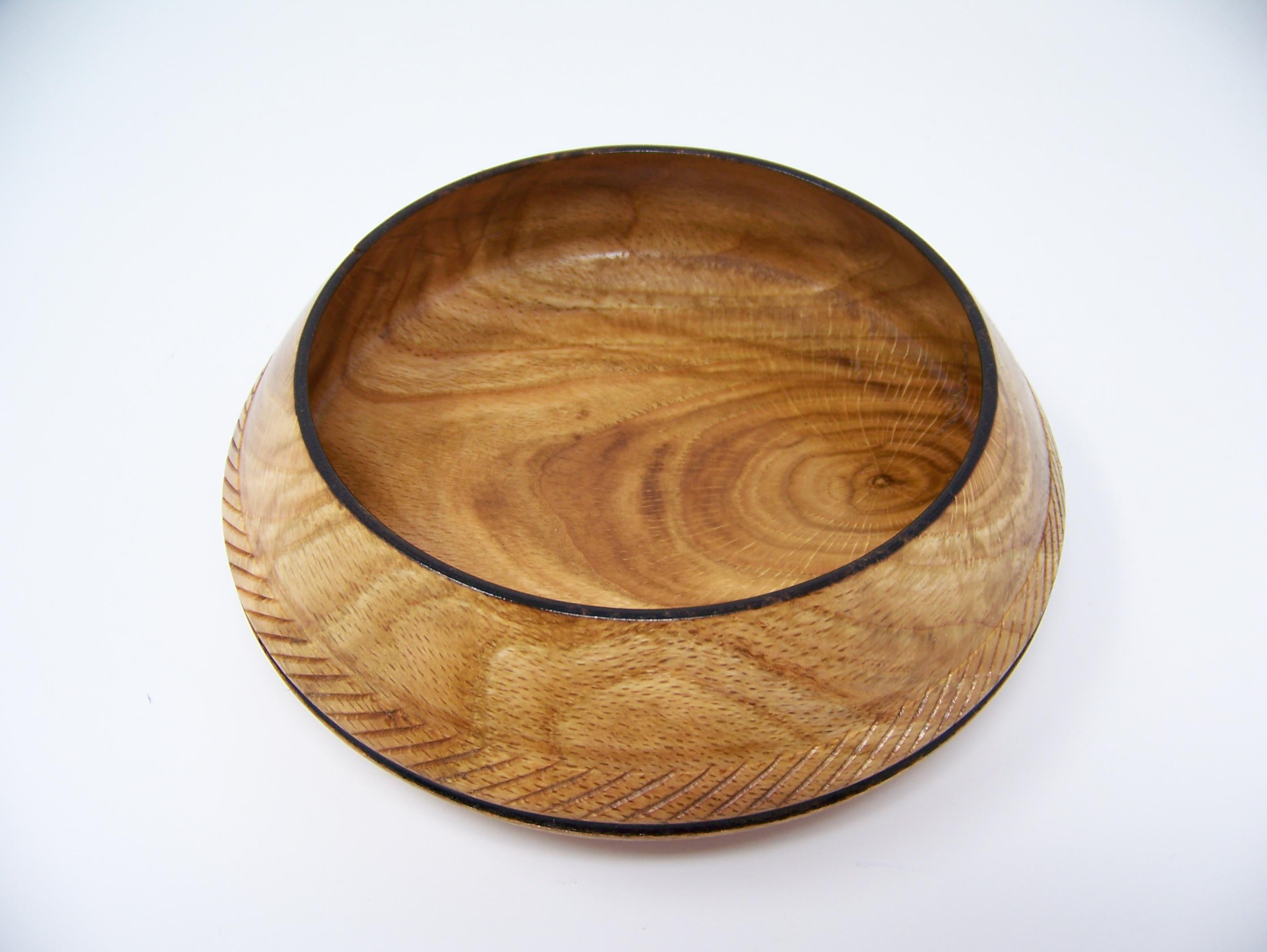 Oak - decorative - unique shaped bowl/with edge detailing.